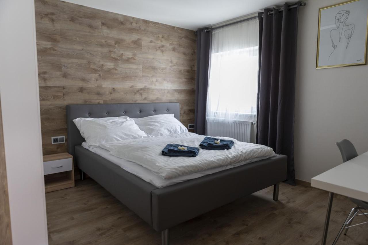 Novohradska Otel Ceske Budejovice Dış mekan fotoğraf