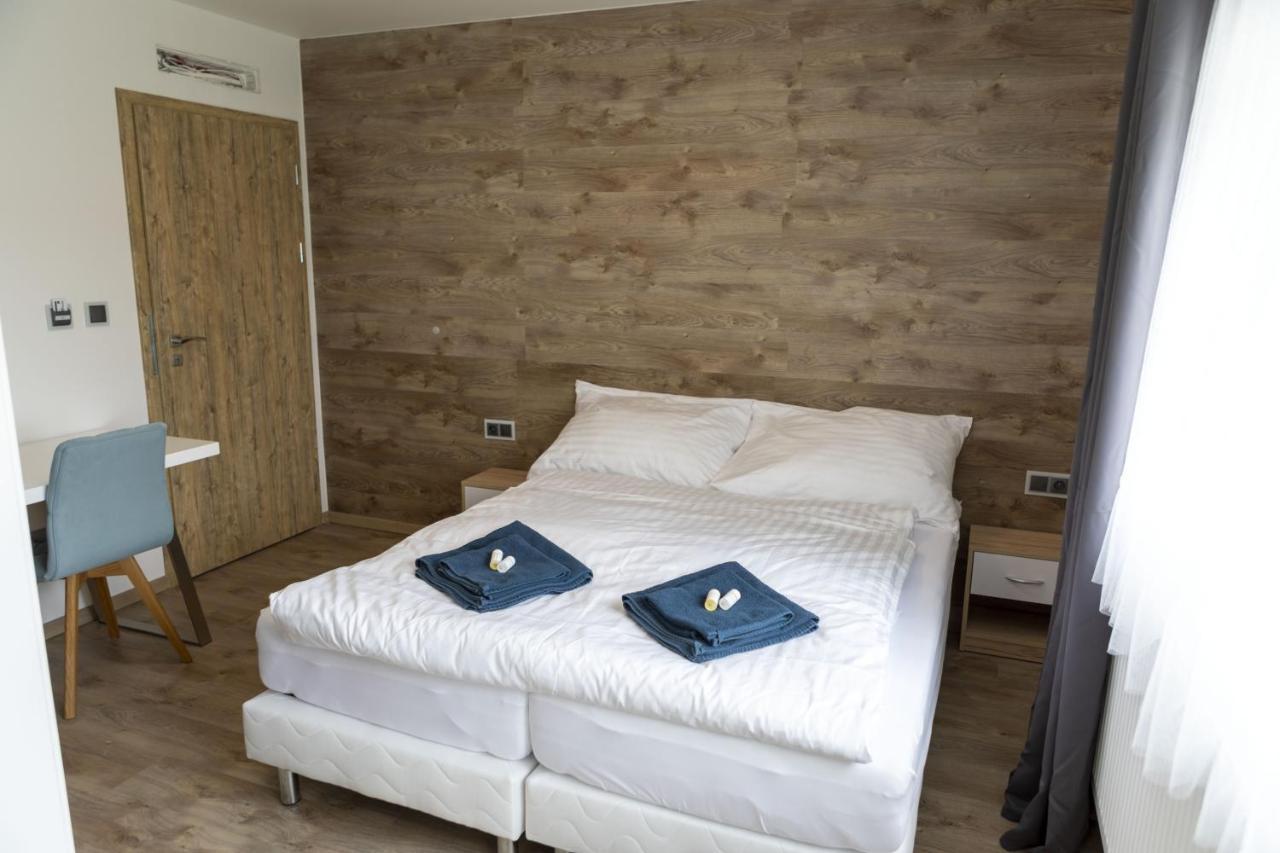 Novohradska Otel Ceske Budejovice Dış mekan fotoğraf