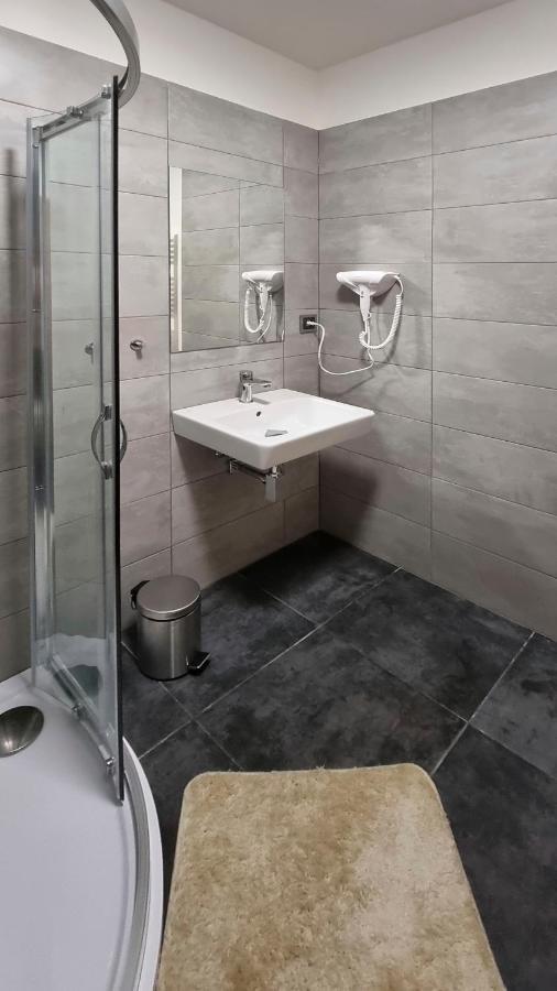 Novohradska Otel Ceske Budejovice Dış mekan fotoğraf