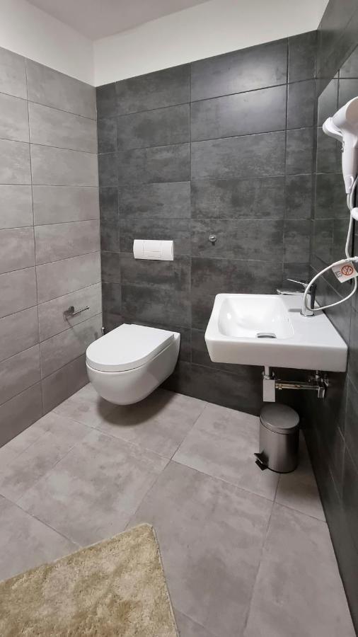 Novohradska Otel Ceske Budejovice Dış mekan fotoğraf
