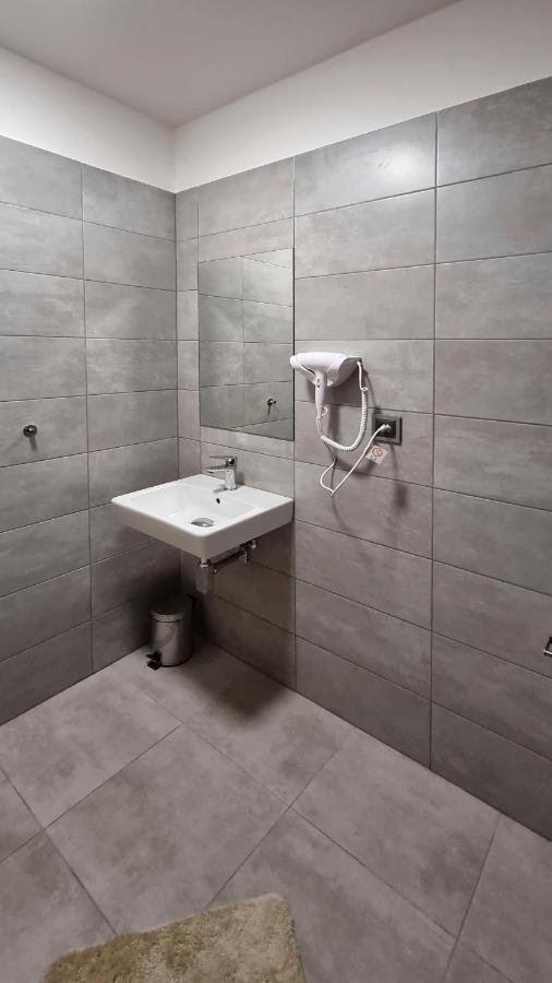 Novohradska Otel Ceske Budejovice Dış mekan fotoğraf
