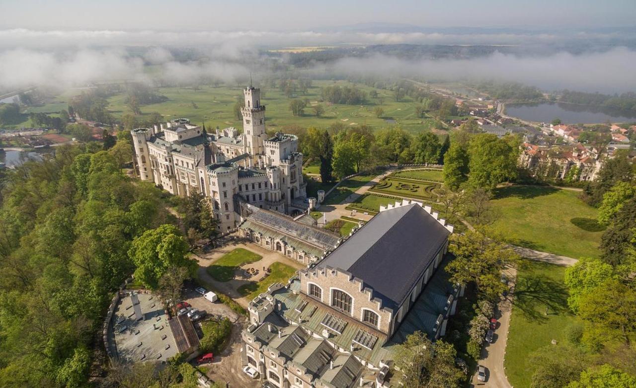 Novohradska Otel Ceske Budejovice Dış mekan fotoğraf